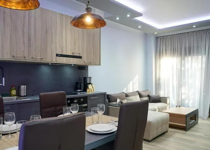 P & K Design Ltd Flats 네아 모우다니아