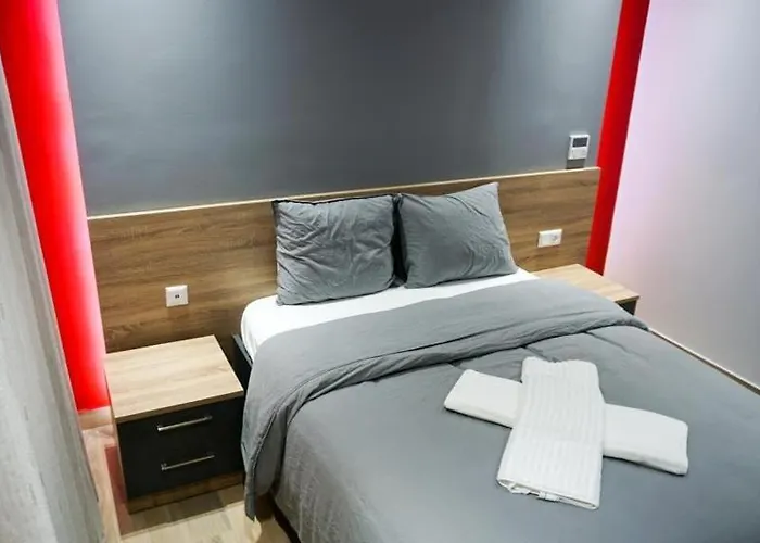 P & K Design Ltd Flats דירה *