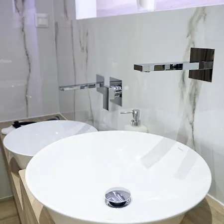 P & K Design Ltd Flats Apartament